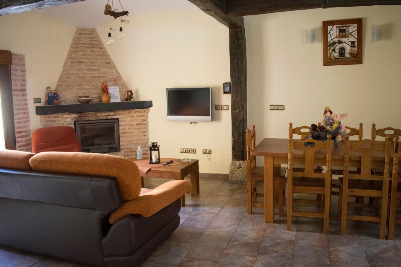 Vivienda Turistica El Caneco Tordesillas Exterior foto
